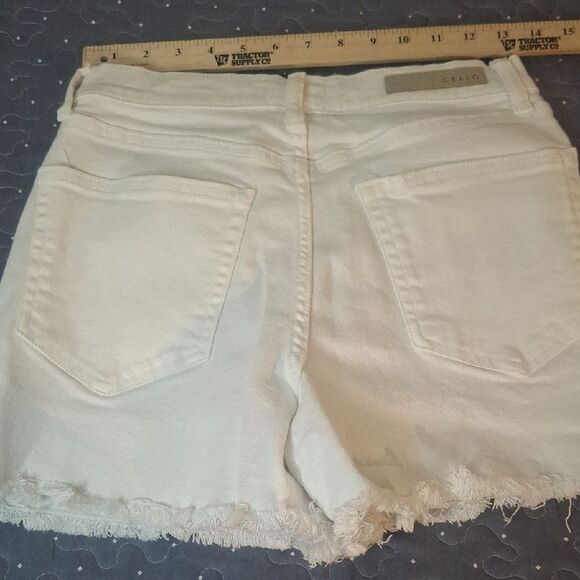 CELLO Women's White Denim Shorts size medium - Picture 4 of 5